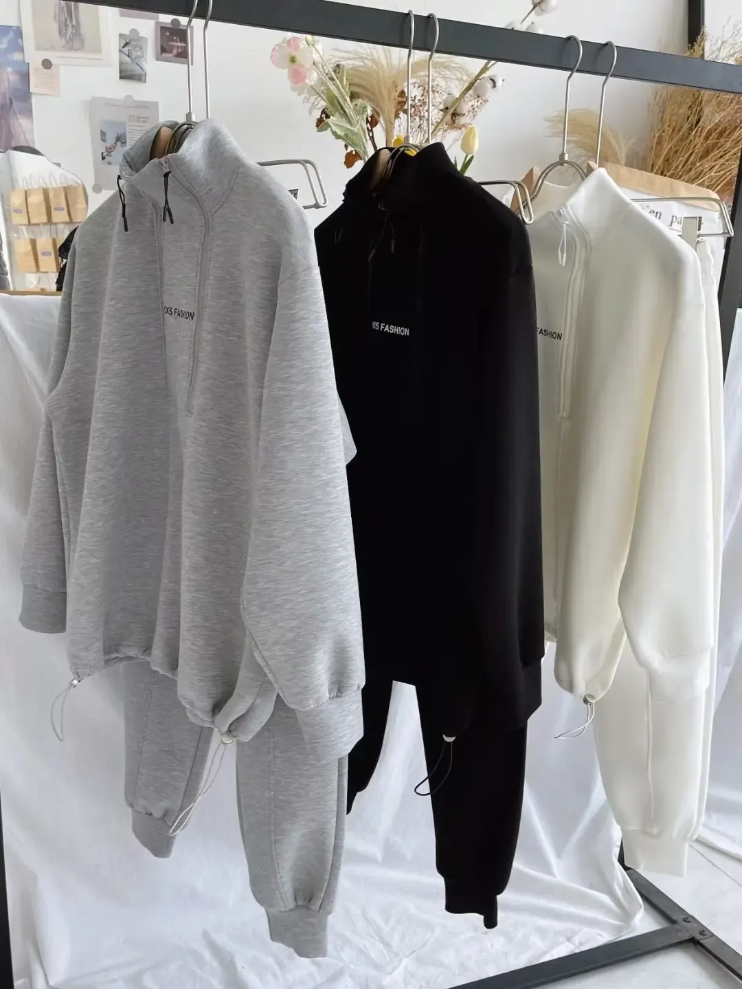 Combo 02 Bộ Quần Áo Khoác Nhẹ Nam Dài Tay Mũ Trùm Đầu Họa Tiết Sao Nhỏ Phối Dây Chữ Phong Cách Trẻ Trung Sành Điệu XƯỞNG MAY THANH NGA 2MEN QA 049